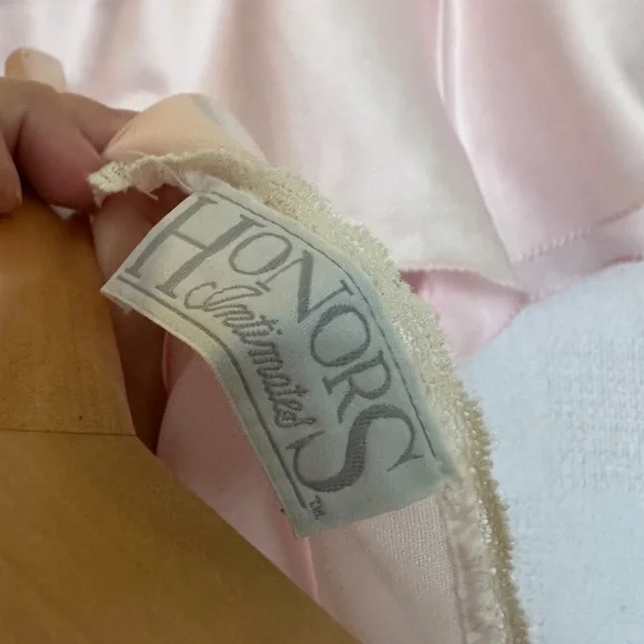 Vintage Honors Intimate Blush Lace PJ Set - M/L - Picture 5 of 9